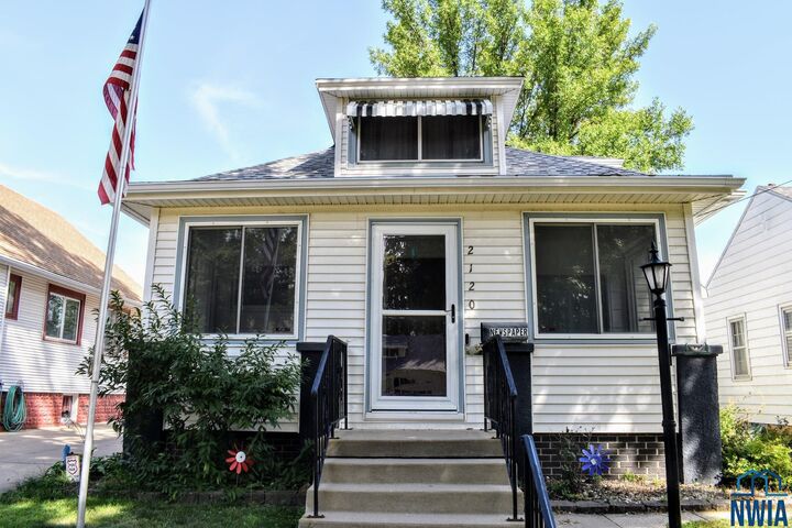 Property Photo:  2120 S Helen St  IA 51106 