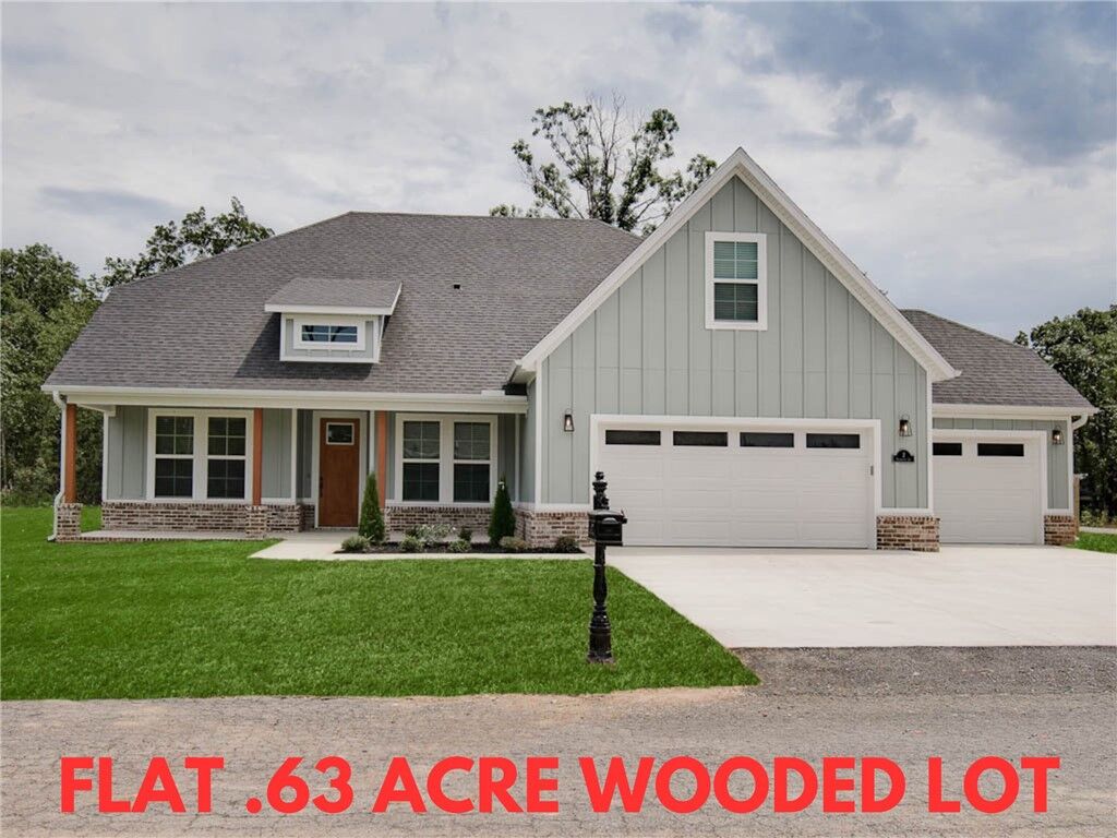 Property Photo: 15 Dickenshire Drive AR 72714