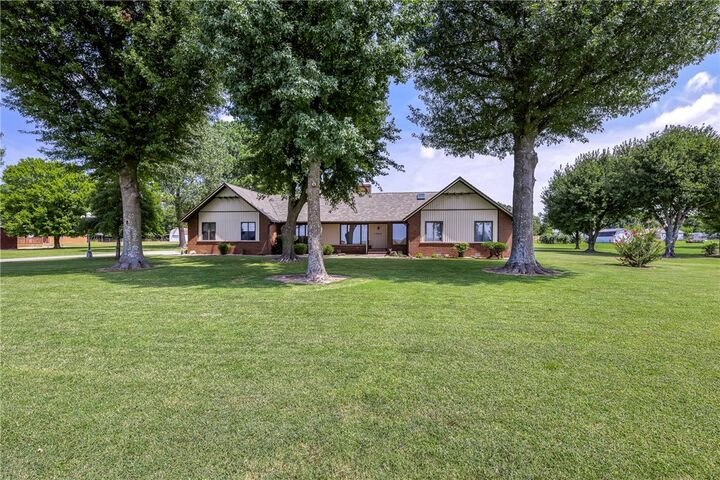 Property Photo: 1509 Concord Street AR 72745