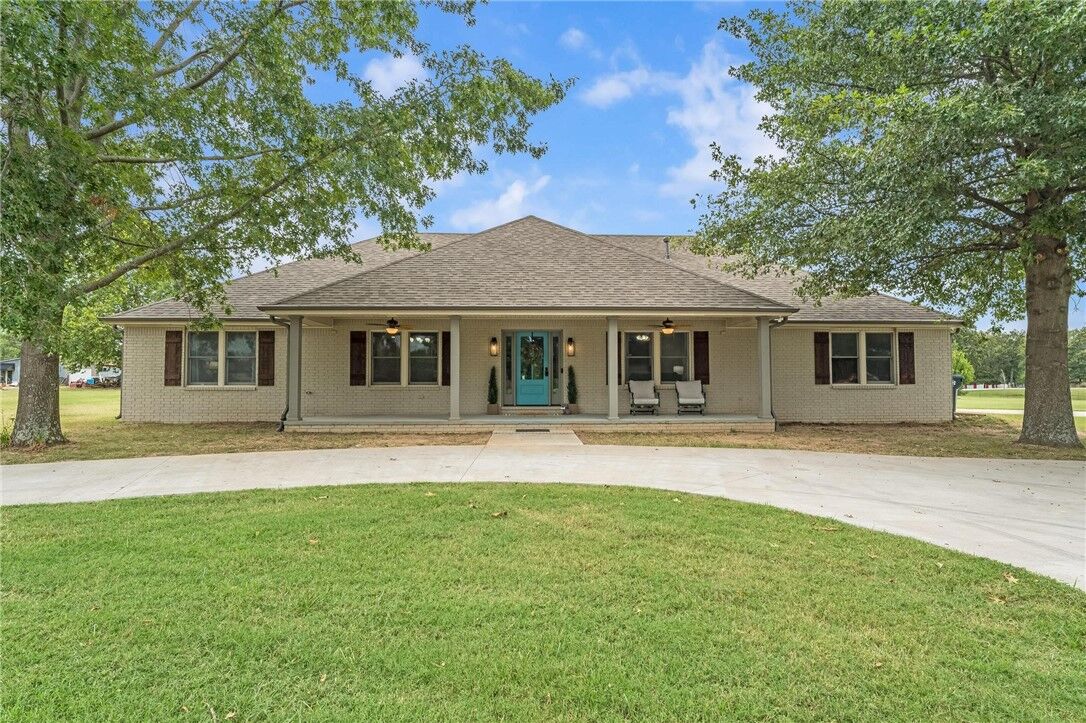 Property Photo: 1620 Elm Springs Road AR 72762