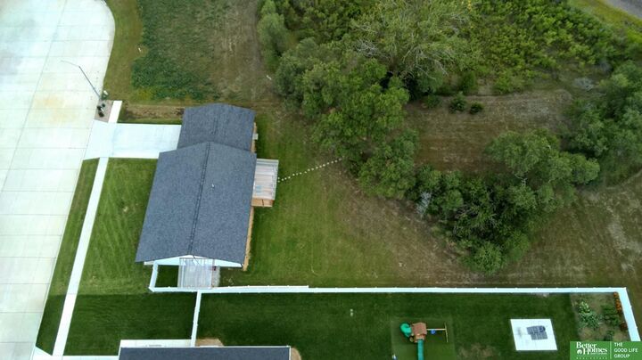 Property Photo: 1115 Vista Way NE 68467