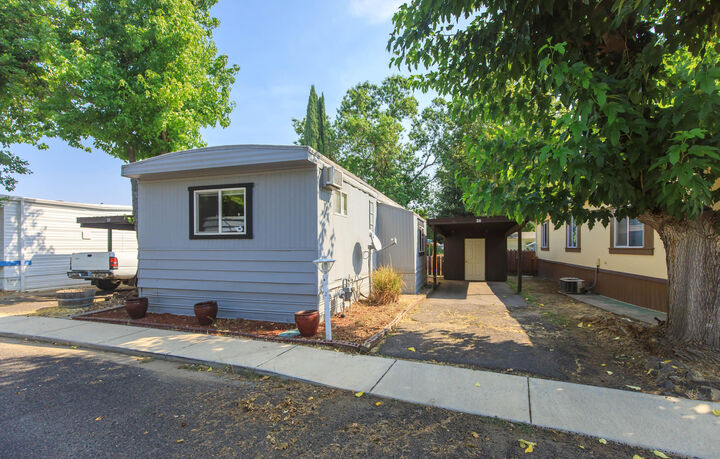 Property Photo: 1055 N Fifth Street 28 OR 97530