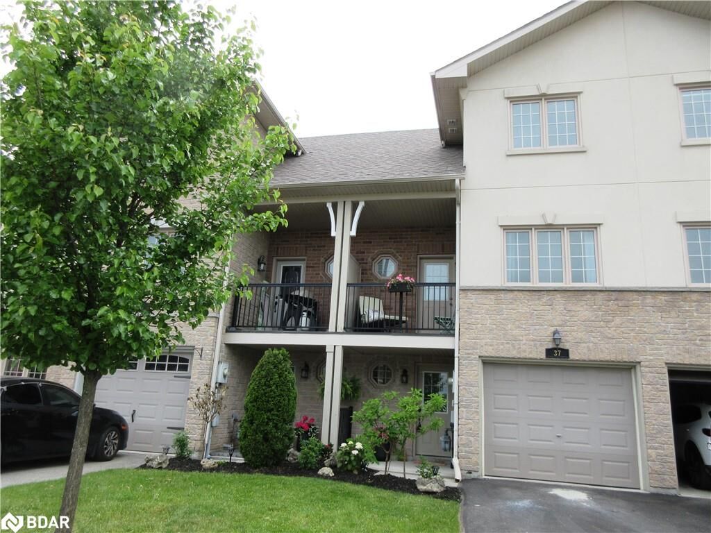 Property Photo: 175 Stanley Street Street 37 ON L4M 0G2