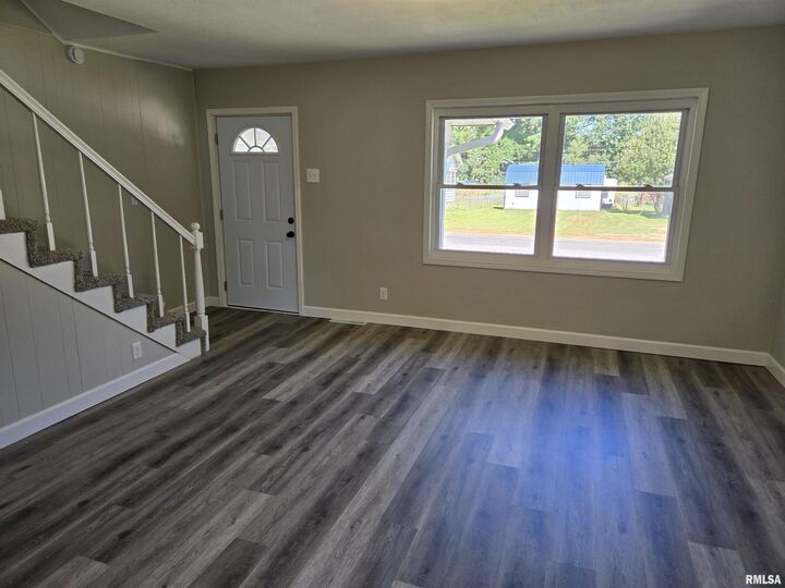 Property Photo: 713 N 8th Street IL 62948