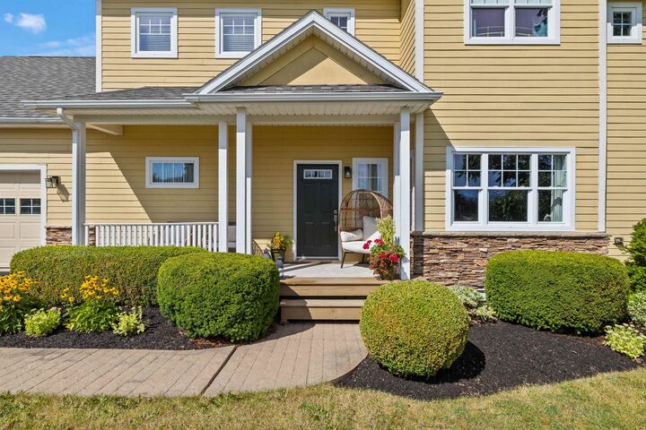 Photo de la propriété: 147 Bell Crescent PE C1E 1Y8
