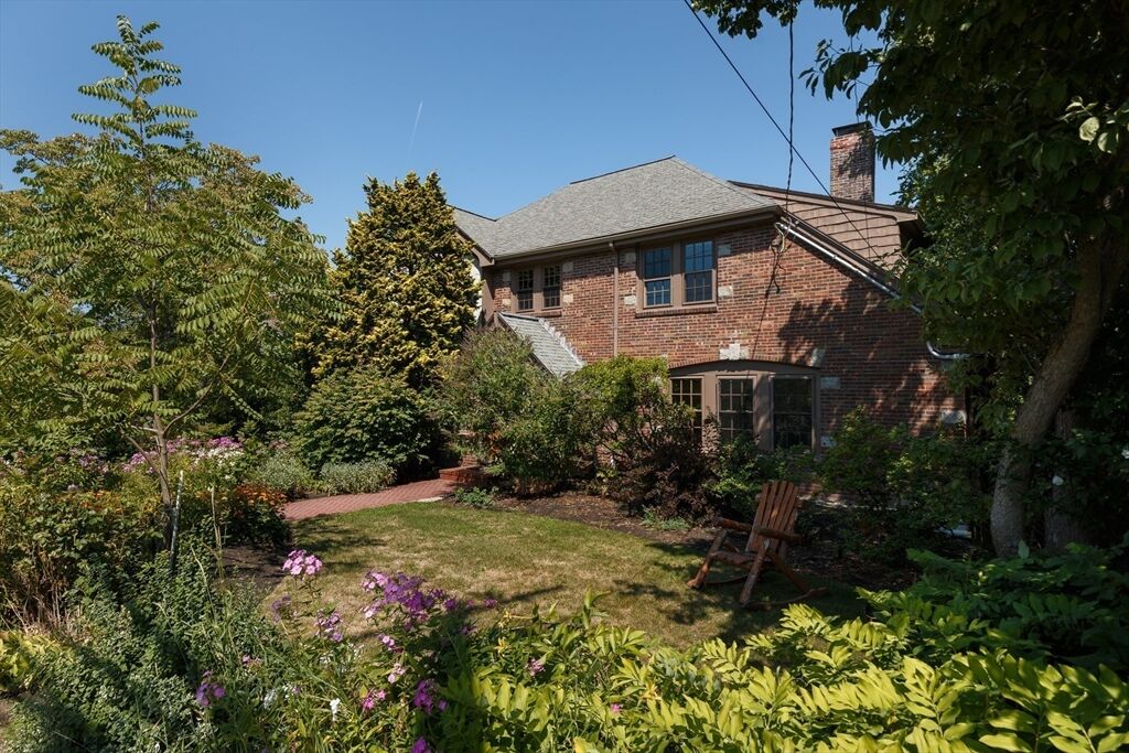 Property Photo:  190 Goden Street  MA 02478 