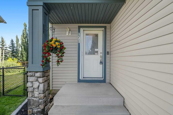 Property Photo: 121 Cougarstone Place SW AB T3H 4W8
