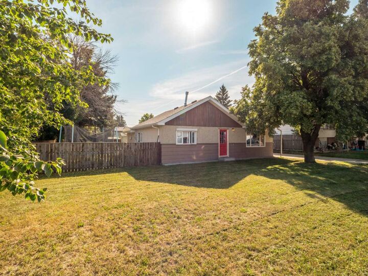 Property Photo:  5209 1 Street  AB T0L 0V2 
