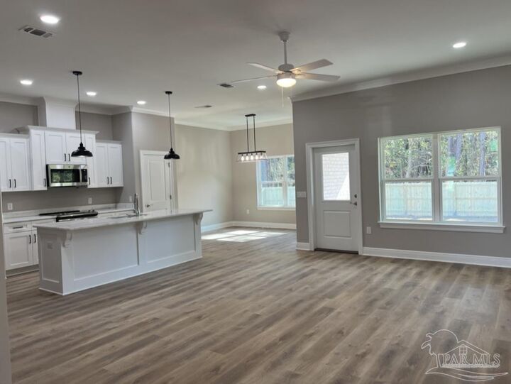 Property Photo: 8401 Sevilla St FL 32566