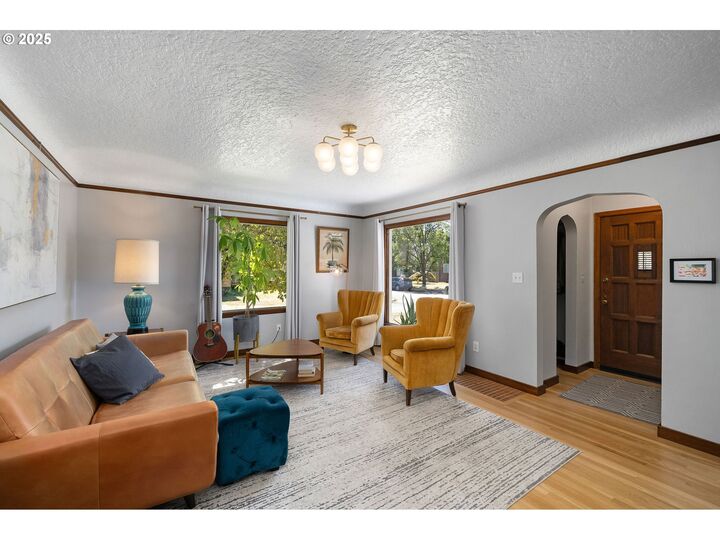Property Photo: 2446 SE 70th Ave OR 97206