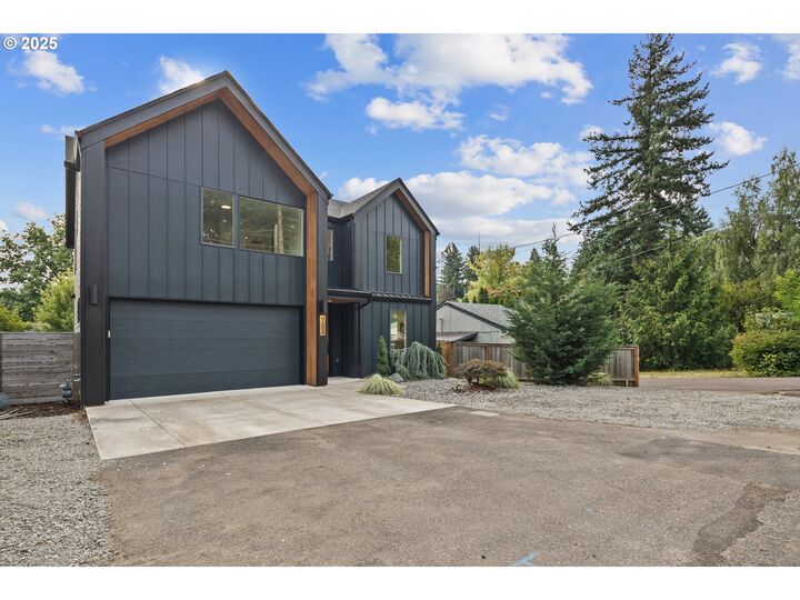 Property Photo: 9604 SW 52nd Ave OR 97219