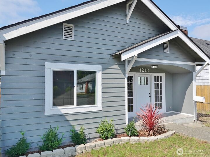Property Photo:  1213  Lincoln Street  WA 98550 