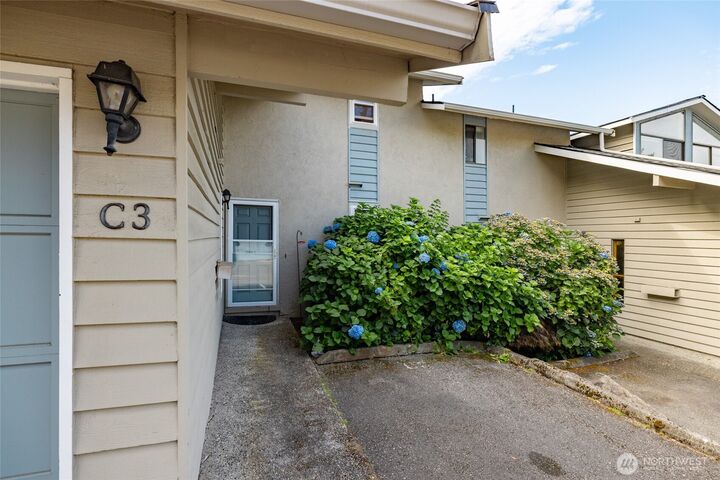 Property Photo: 19215 40th Avenue W C-3 WA 98036