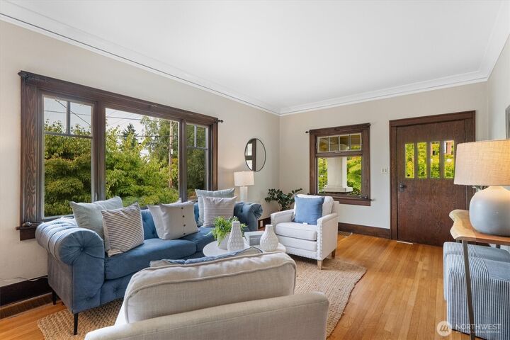 Property Photo: 1603 NE 70th Street WA 98115