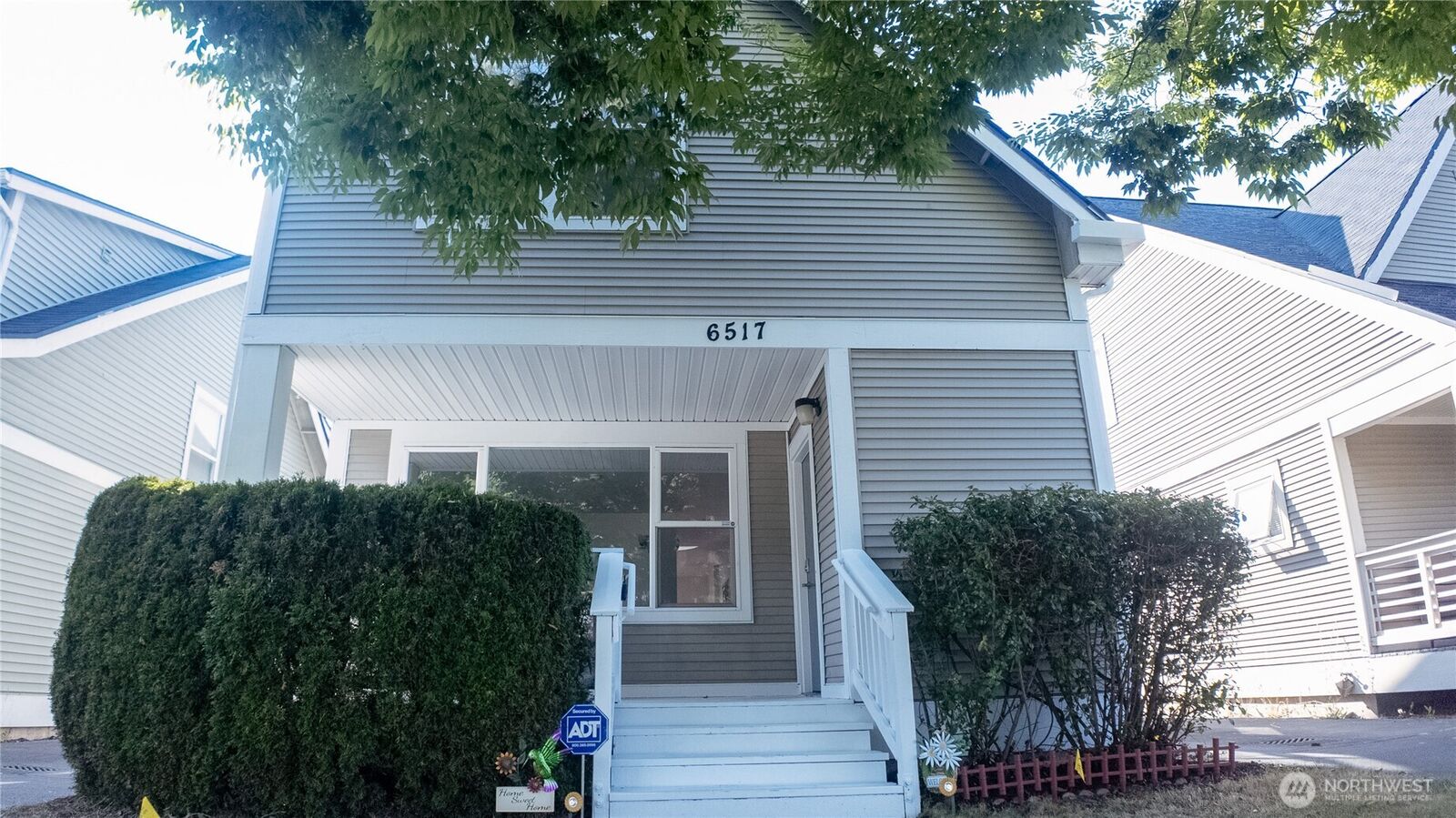 Property Photo:  6517  31st Avenue S  WA 98108 