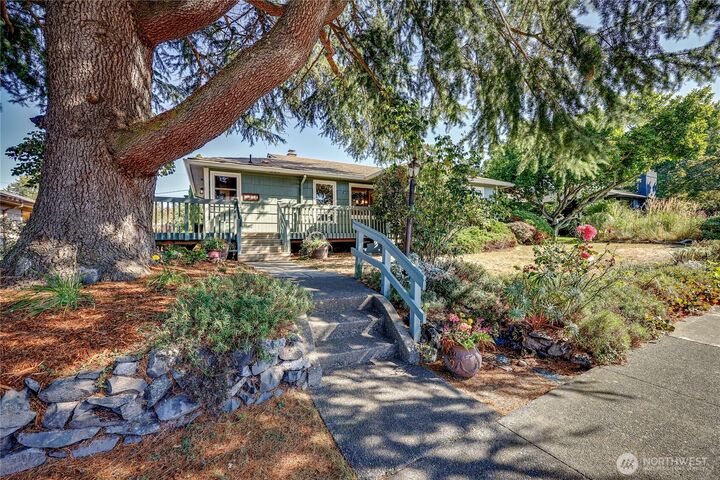 Property Photo: 2418 E 23rd Street WA 98310