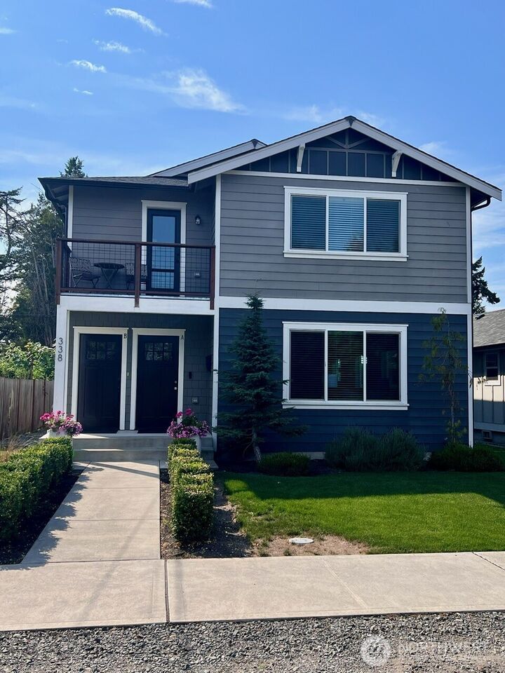338  5th Street SE  Puyallup WA 98372 photo