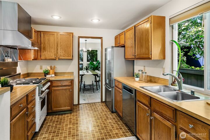 18008  25th Avenue NE  Lake Forest Park WA 98155 photo