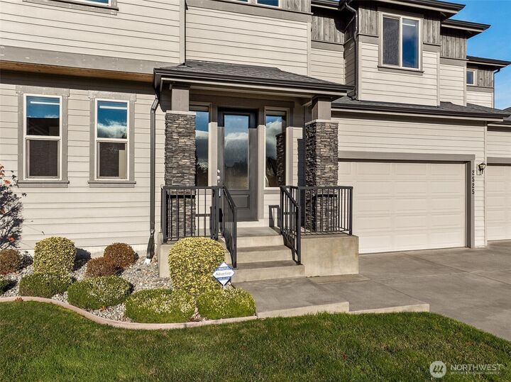 Property Photo:  2525  20th Avenue SW  WA 98371 