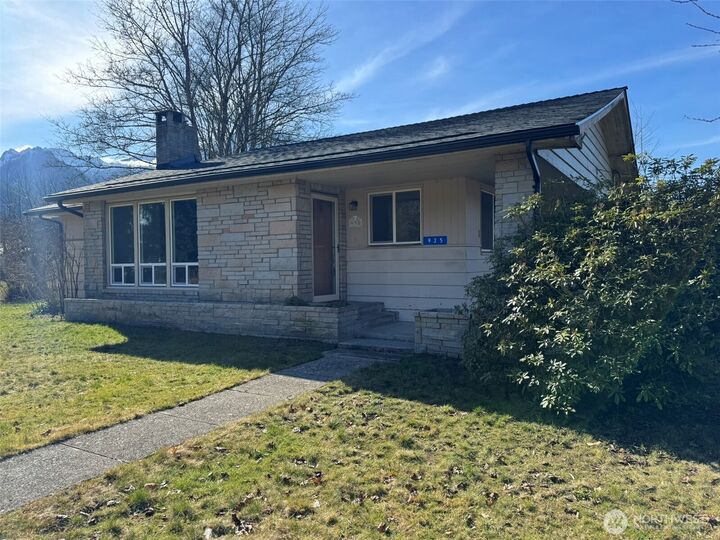 Property Photo: 935 Madison Avenue WA 98241