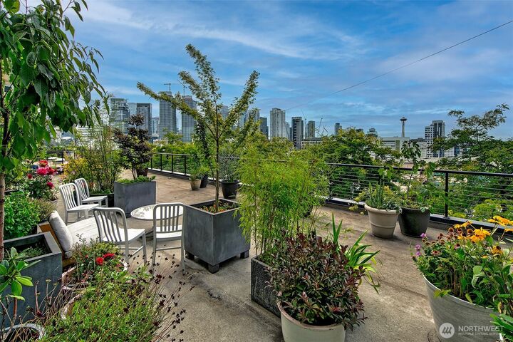 Property Photo:  308 E Republican Street 106  WA 98102 