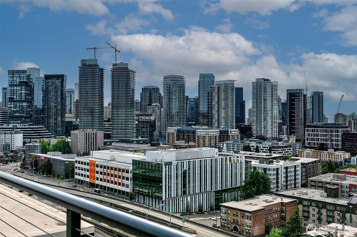 Property Photo: 308 E Republican Street 106 WA 98102