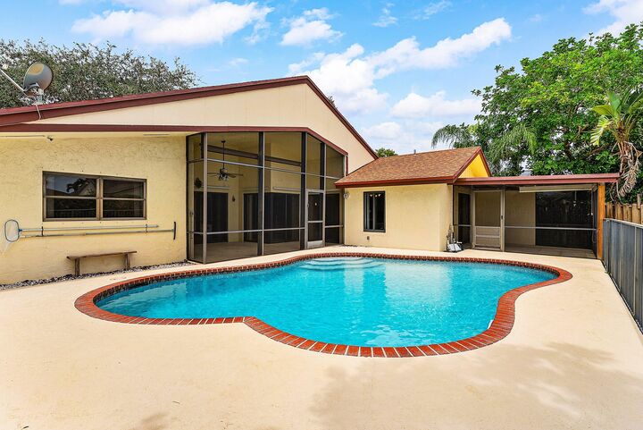 Property Photo: 21423 Summertrace Circle FL 33428