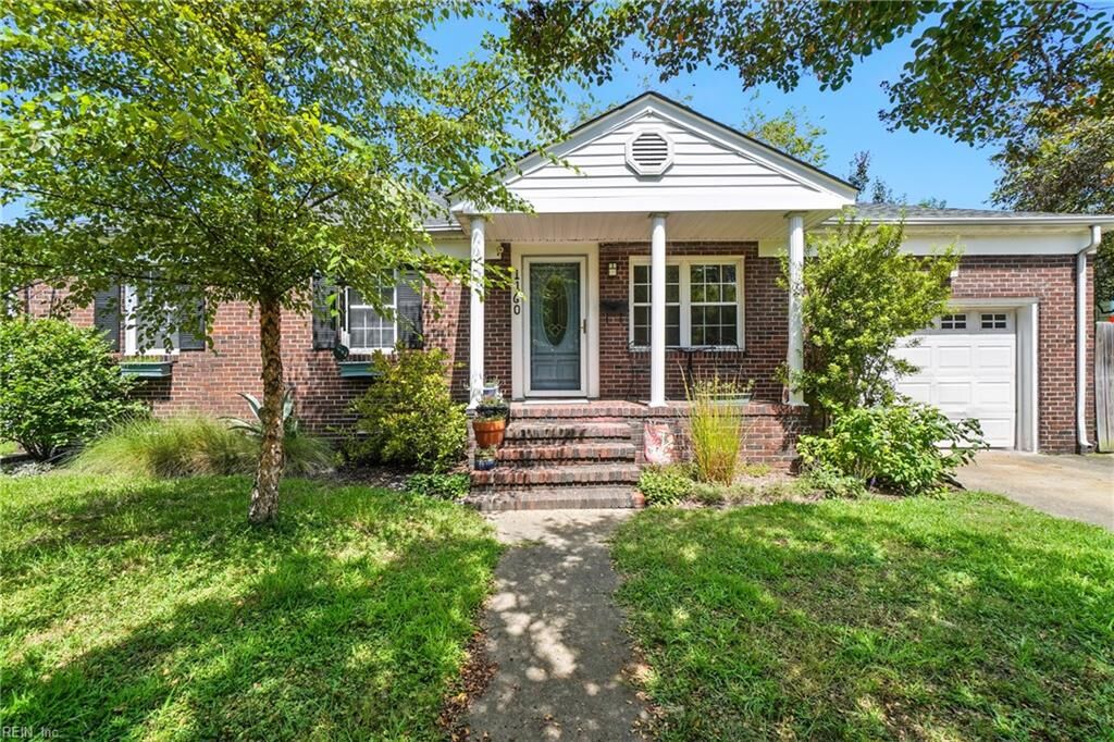 Property Photo: 1160 Surrey Cres VA 23508