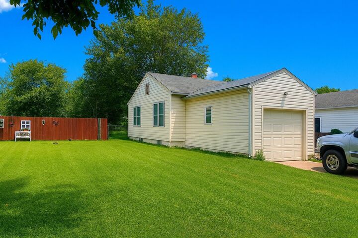 Property Photo:  2037 S Laura  KS 67211 