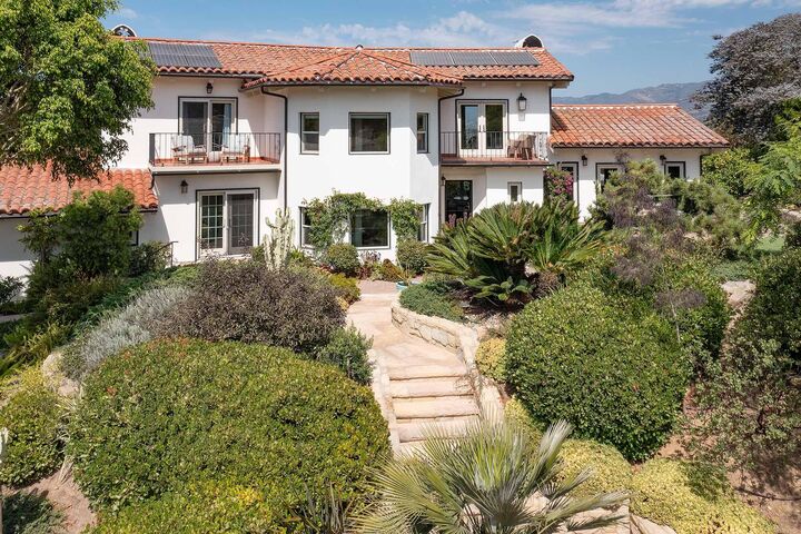 Property Photo: 860 Miramonte Drive CA 93109