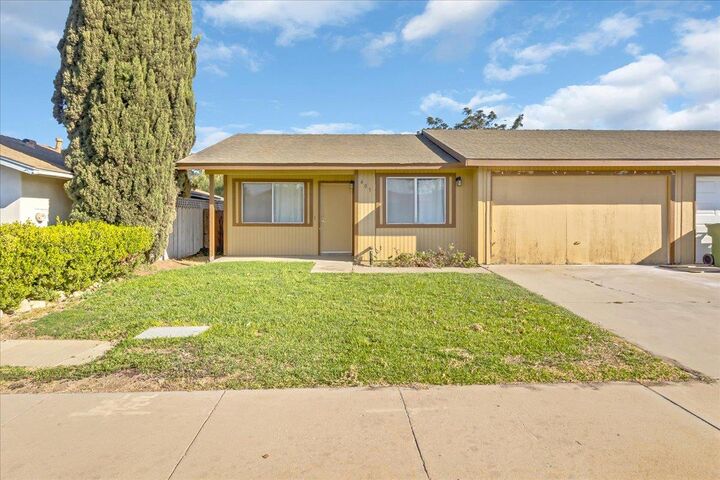Property Photo: 405 Primavera Court CA 93927