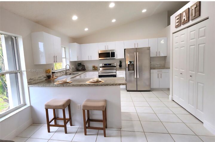 Property Photo: 3439 SW 51st St FL 33312