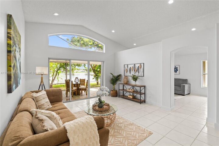 Property Photo:  3439 SW 51st St  FL 33312 
