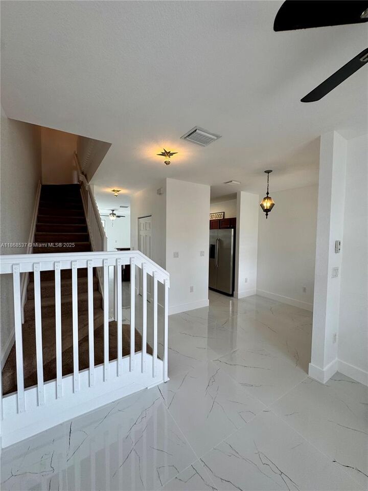 Property Photo: 2853 SE 1st Dr 4 FL 33033