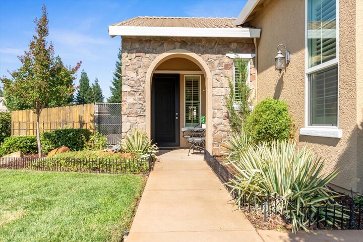 Property Photo: 708 Rivercrest Parkway CA 96002