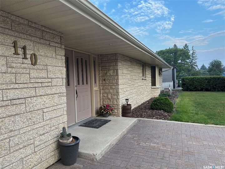 Photo de la propriété: 110 Logan Crescent E SK S3N 0V9