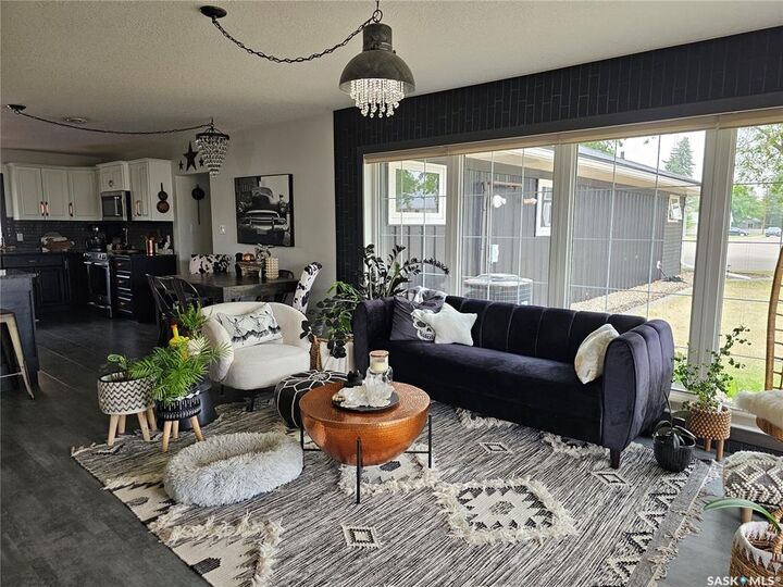 Property Photo:  398 5th Avenue E  SK S0K 4L0