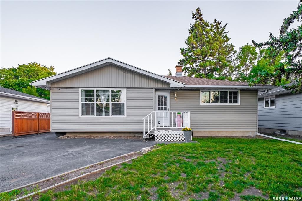 Property Photo:  87 Merlin Crescent  SK S4R 3E3 