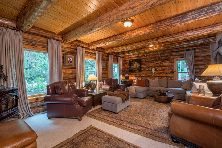 Property Photo:  109 N 8th St  ID 83313 