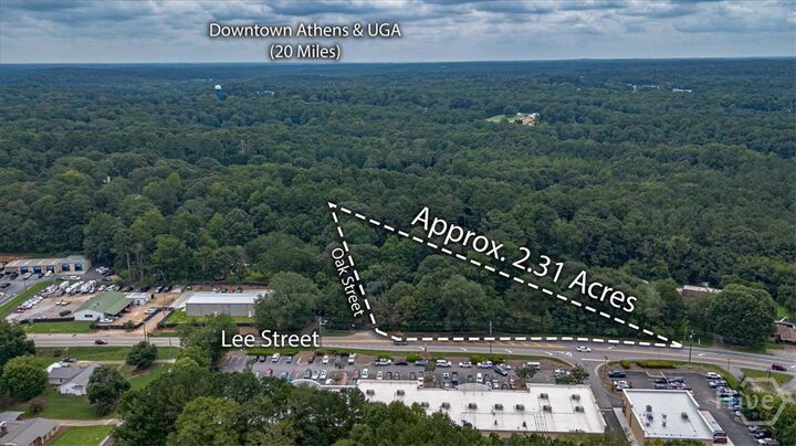 Property Photo:  447 Oak Avenue  GA 30549