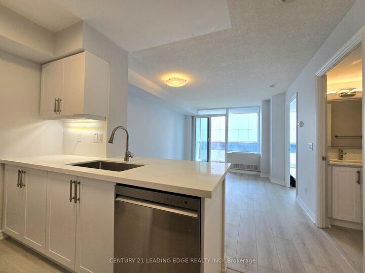 Property Photo:  4968 Yonge Street 3612  ON M2N 5N7 