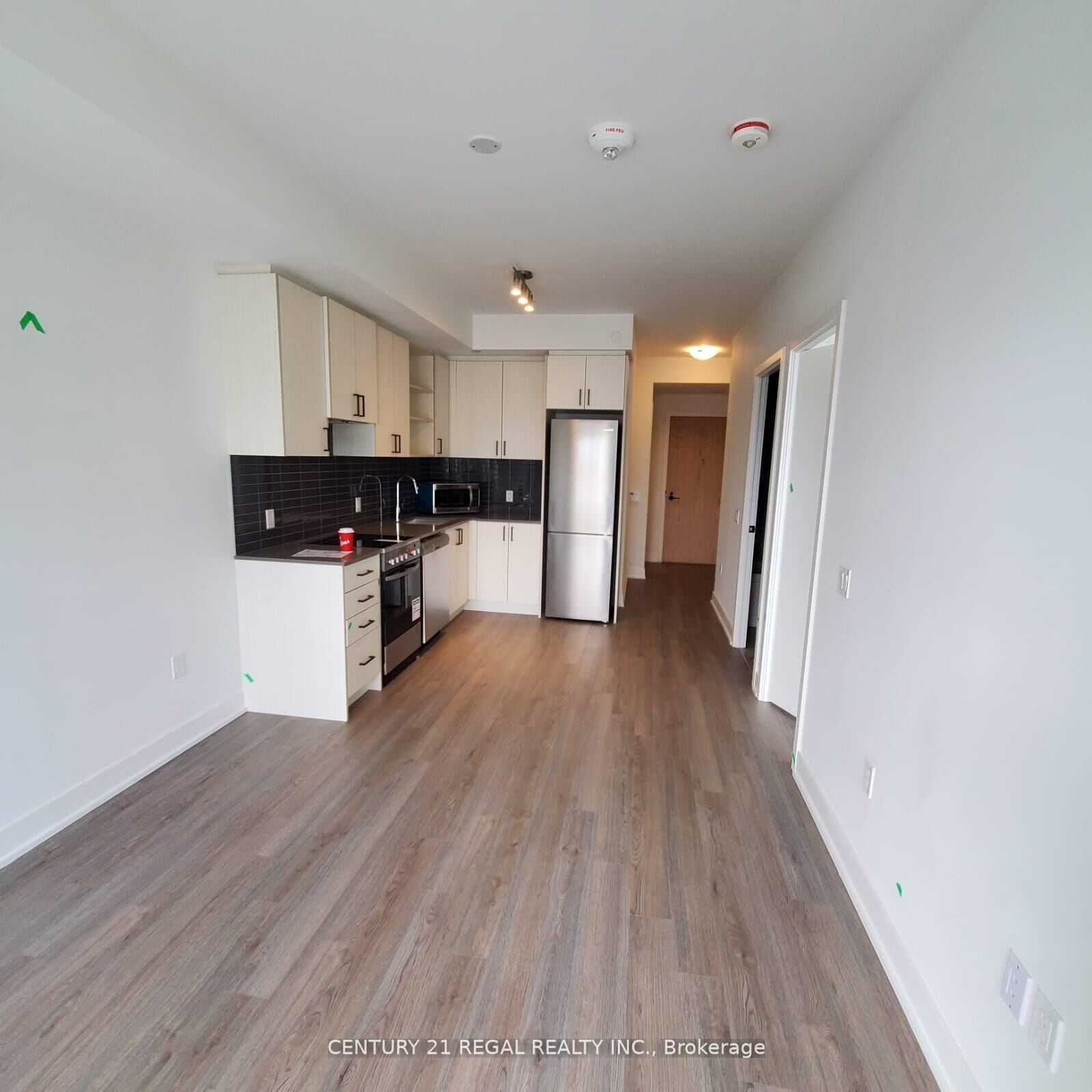 Property Photo:  50 George Butchart Drive 609  ON M3K 0C9 