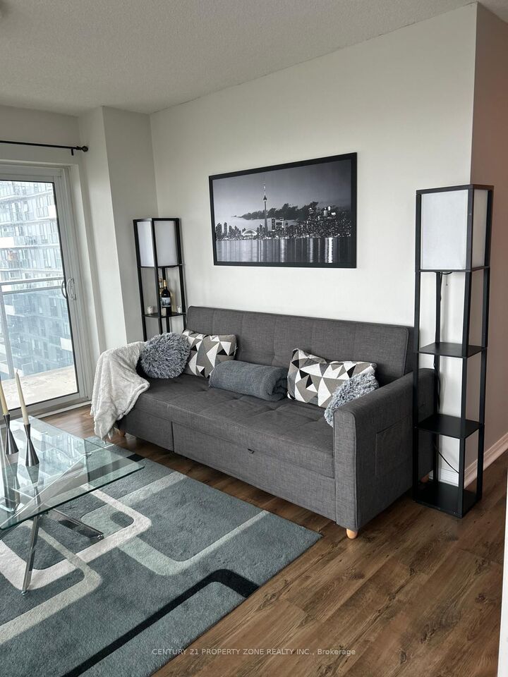 Property Photo: 215 Queen Street E 1804 ON L6W 0A9