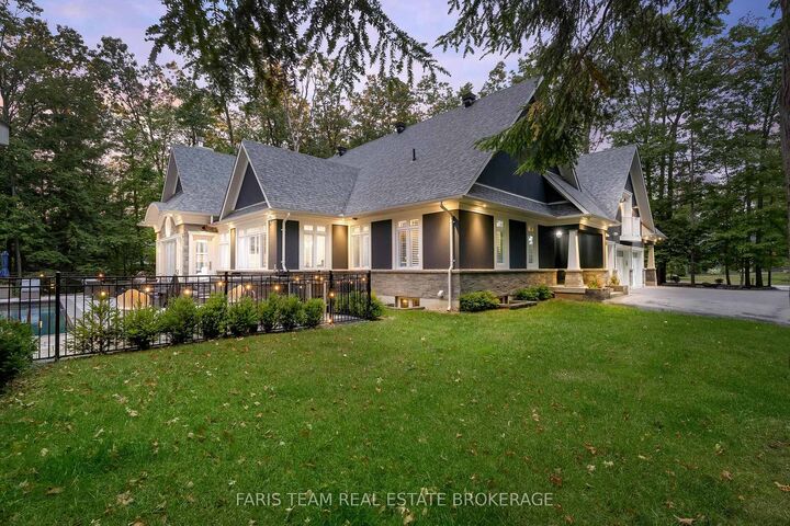 Photo de la propriété: 20 Barrie Hill Lane ON L9X 0A1
