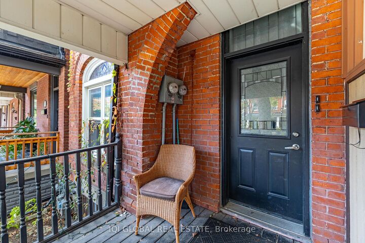 Property Photo:  142 Grace Street Main  ON M6J 2S2 