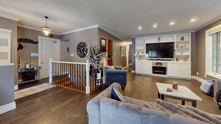 Property Photo: 2504 Idyllwood Crescent ON K9L 1Y9
