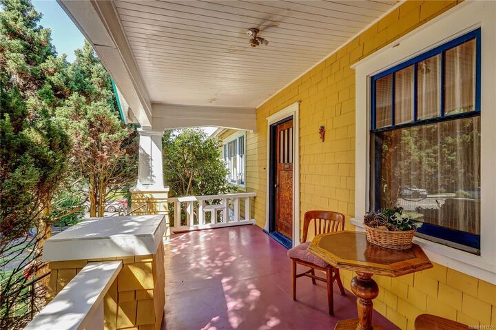 Property Photo: 660 Third St BC V9R 1W8