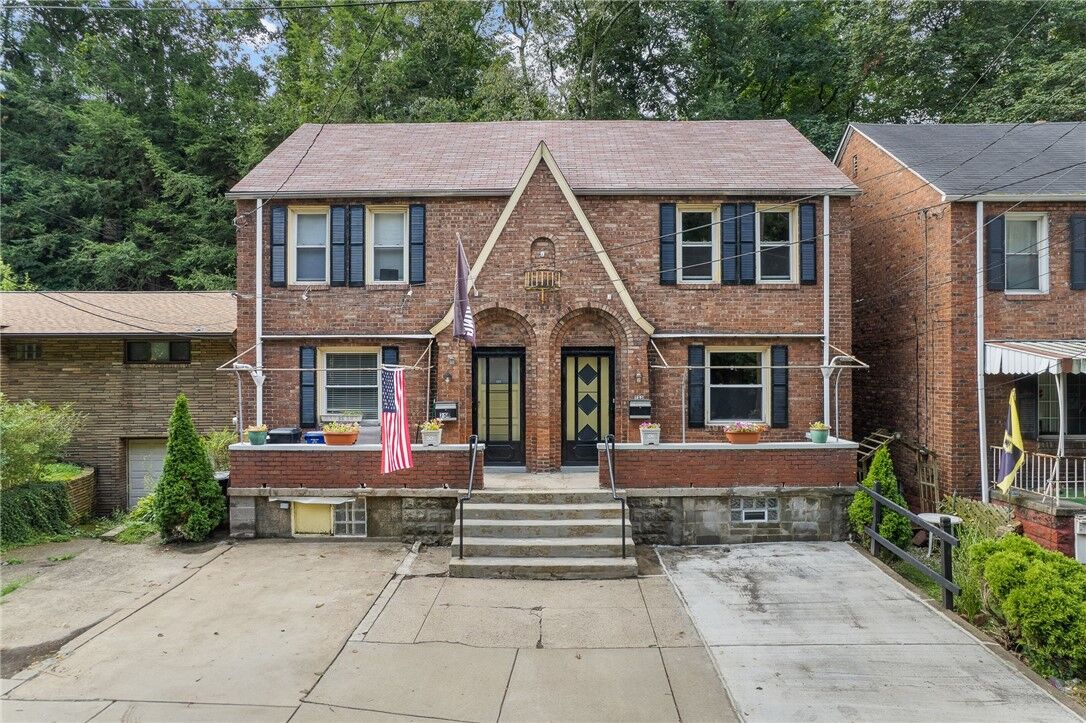 Property Photo:  755 Maytide St  PA 15227 