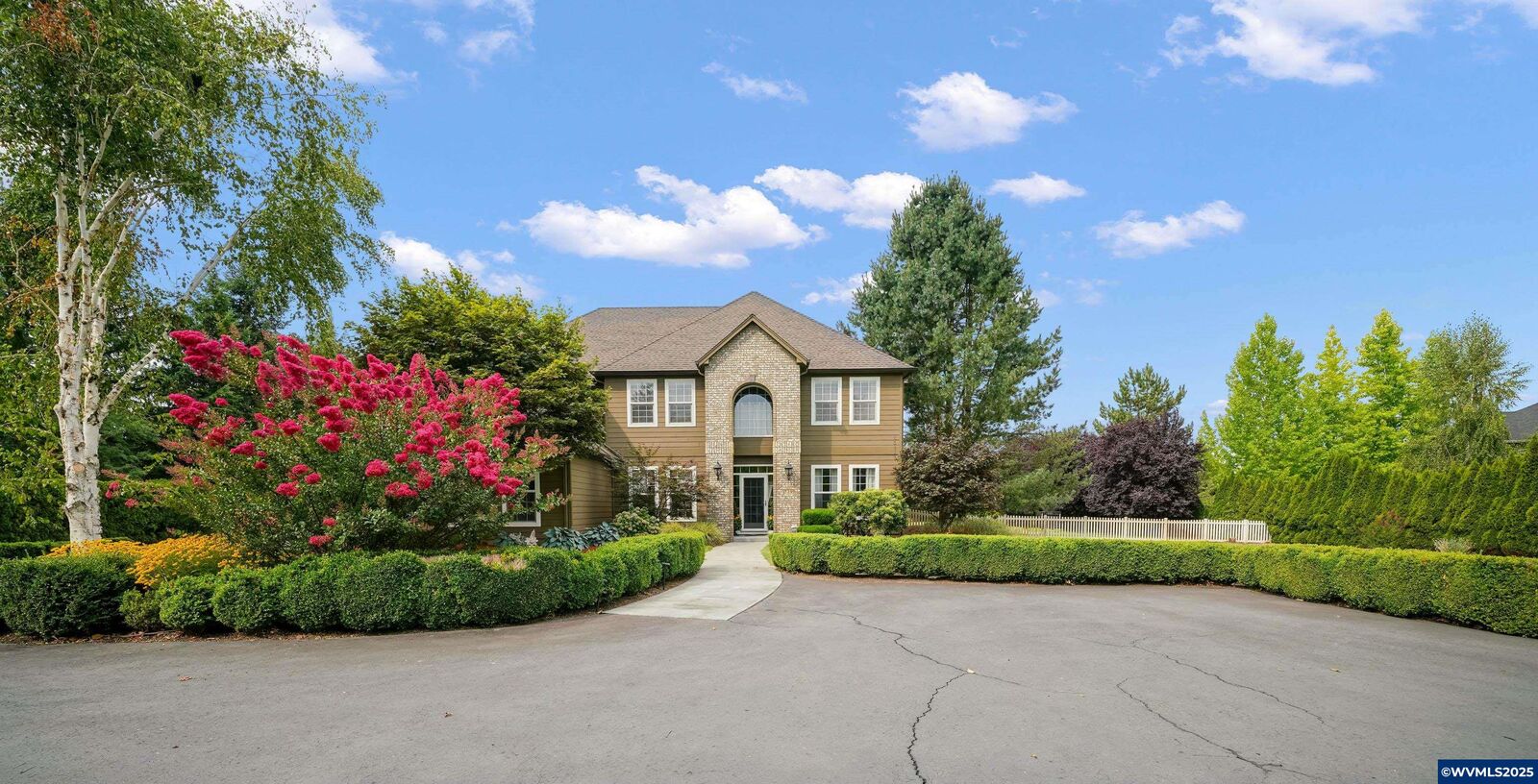 Property Photo: 729 Covey Ln NE OR 97317