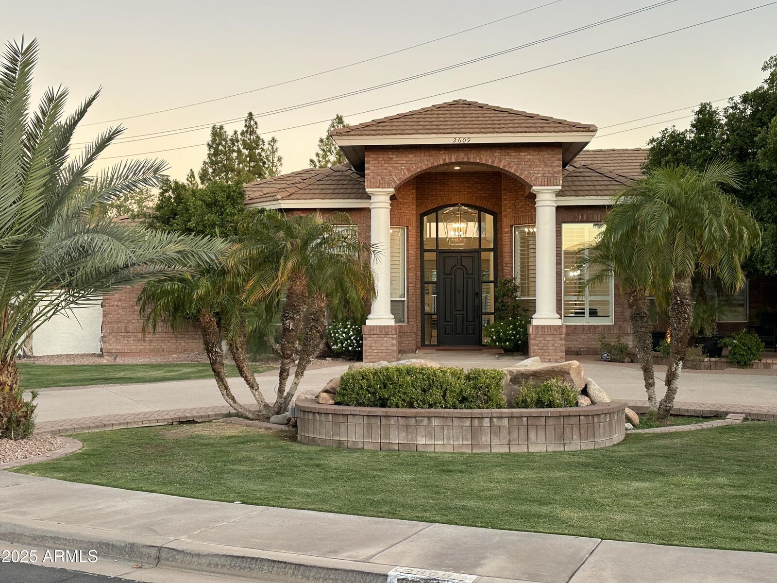 Property Photo: 2609 N Hall Circle AZ 85203